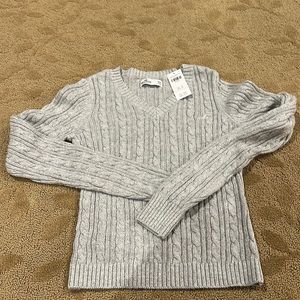 Hollister XXS gray crew v neck sweater NWT